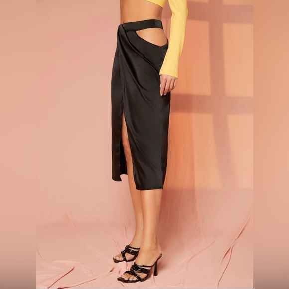 Black Sexy Cut Out High Waist Wrap Hem Midi Satin Skirt - Picture 5 of 5